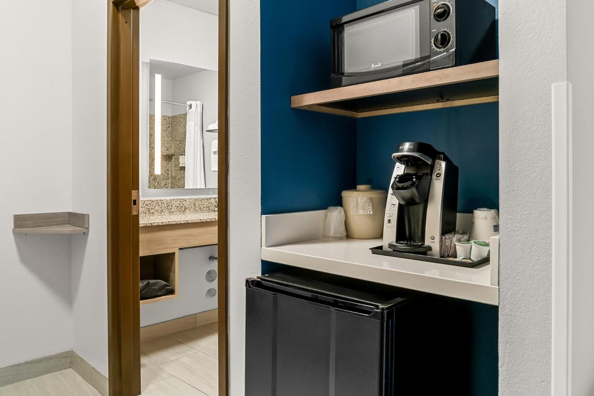 Holiday Inn Express & Suites Detroit - Novi By Ihg Eksteriør billede