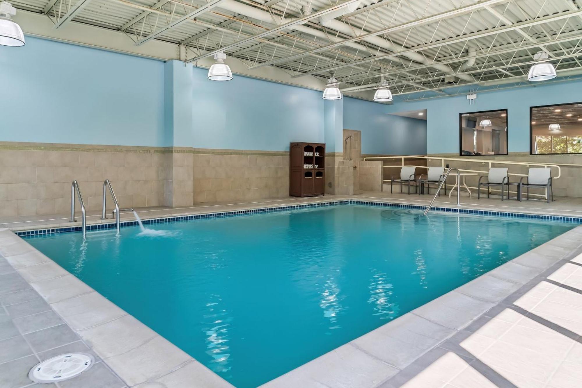 Holiday Inn Express & Suites Detroit - Novi By Ihg Eksteriør billede